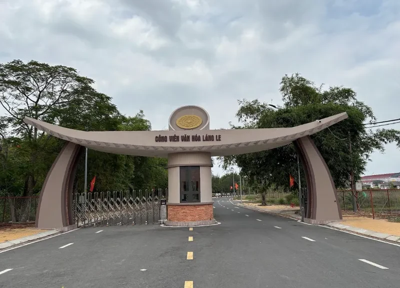Công viên văn hóa Láng Le